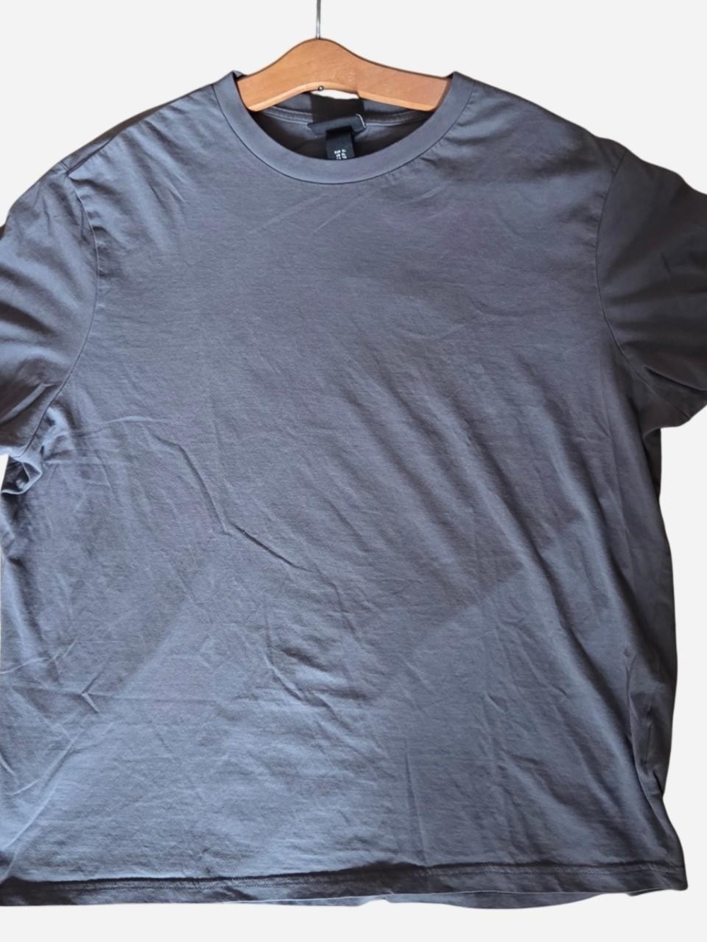 H&M Men's Short Sleeve Crew Neck T-Shirt in Charcoal